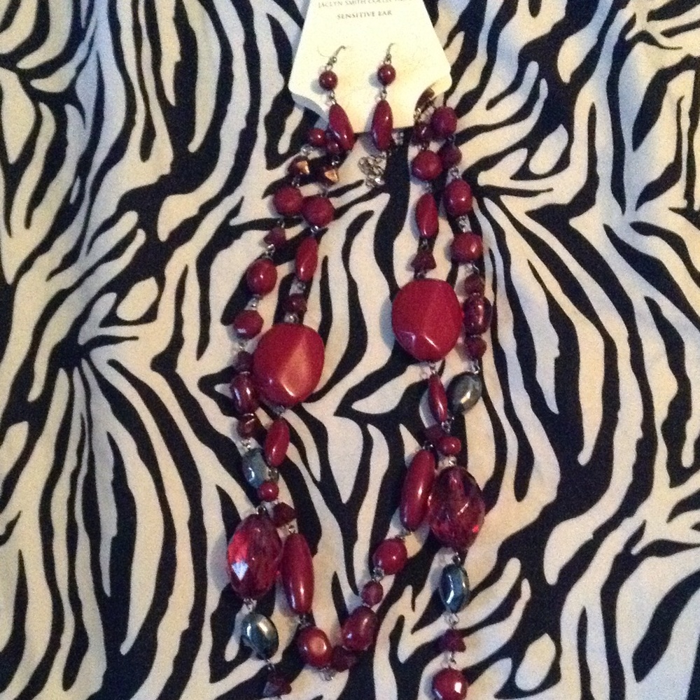 Red Beaded Earrings & Necklace Set